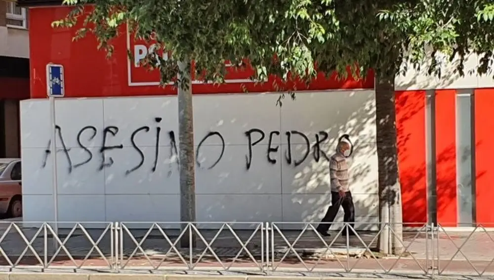 Pintada en la sede del PSOE de Córdoba