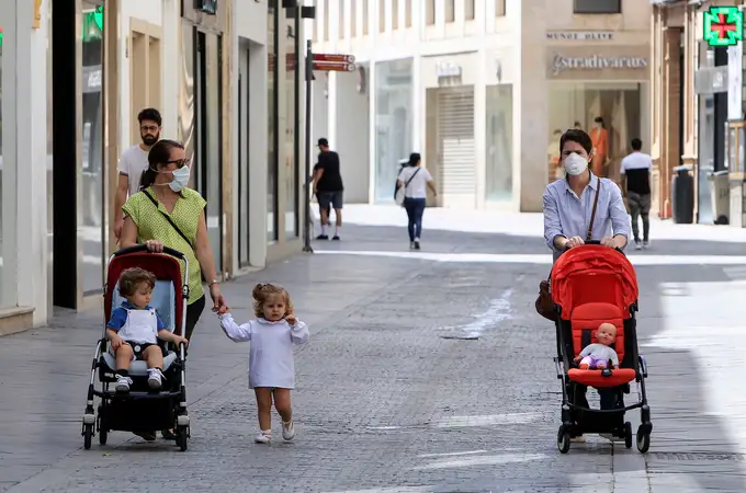 Salud quiere modificar las horas de salida de niños y mayores para evitar el calor