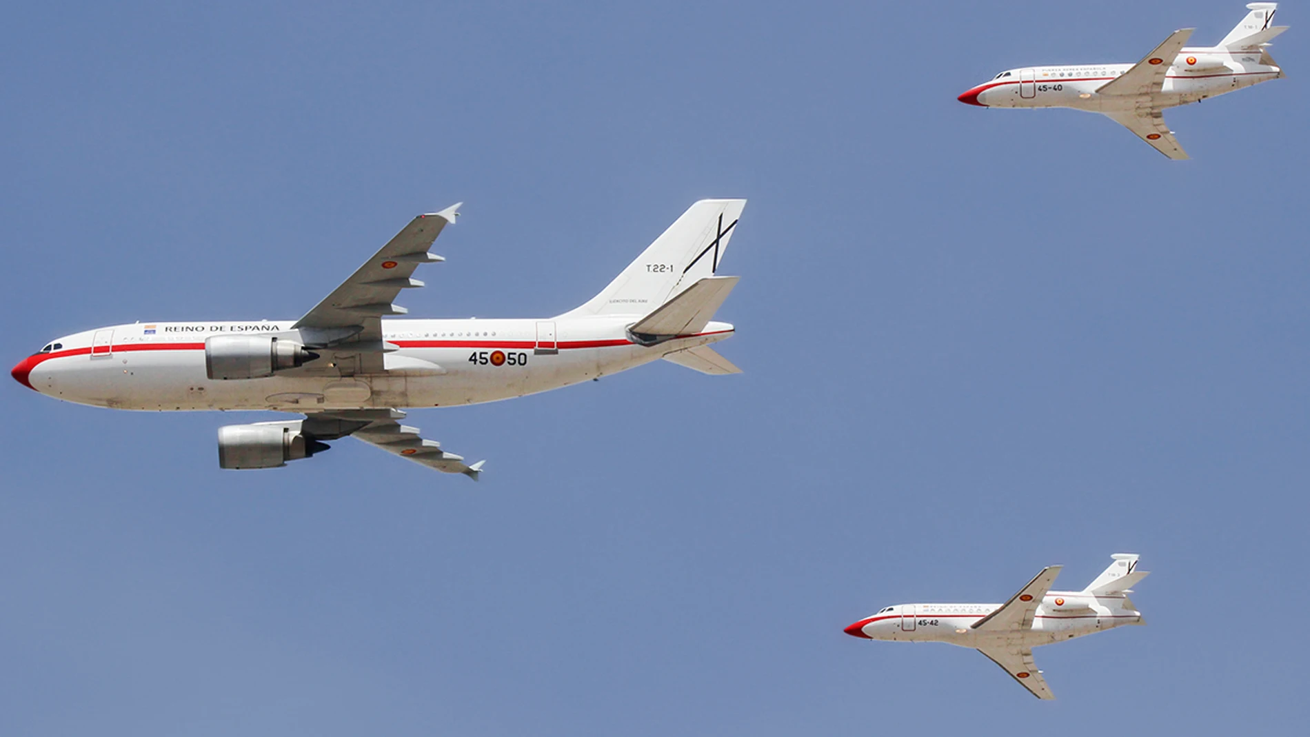 Un Airbus A310 y dos Falcon del Ejército del Aire