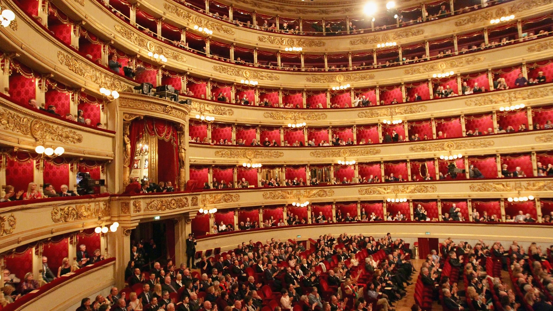 La Scala se inauguró en 1778 y abre siempre su temporada el día de San Ambrosio, el 7 de diciembre