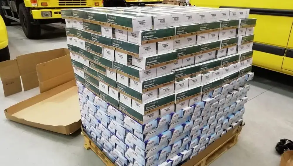 Material sanitario que está repartiendo la Junta en León