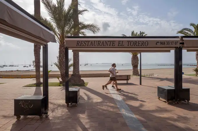 Más espacio público en las playas para el sector hostelero