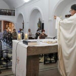 En las parroquias de El Pilar y San Francisco Javier se vivió con emoción el reencuentro de la comunidad. Aunque no hubo ni besos ni abrazos en el saludo de paz