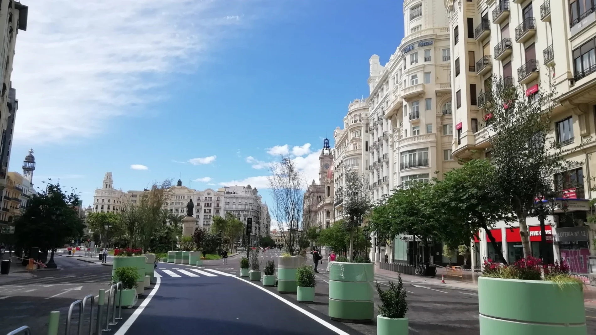 Valencia.- El nuevo diseño de la Plaza del Ayuntamiento está realizado por profesionales del diseño, según Ribó