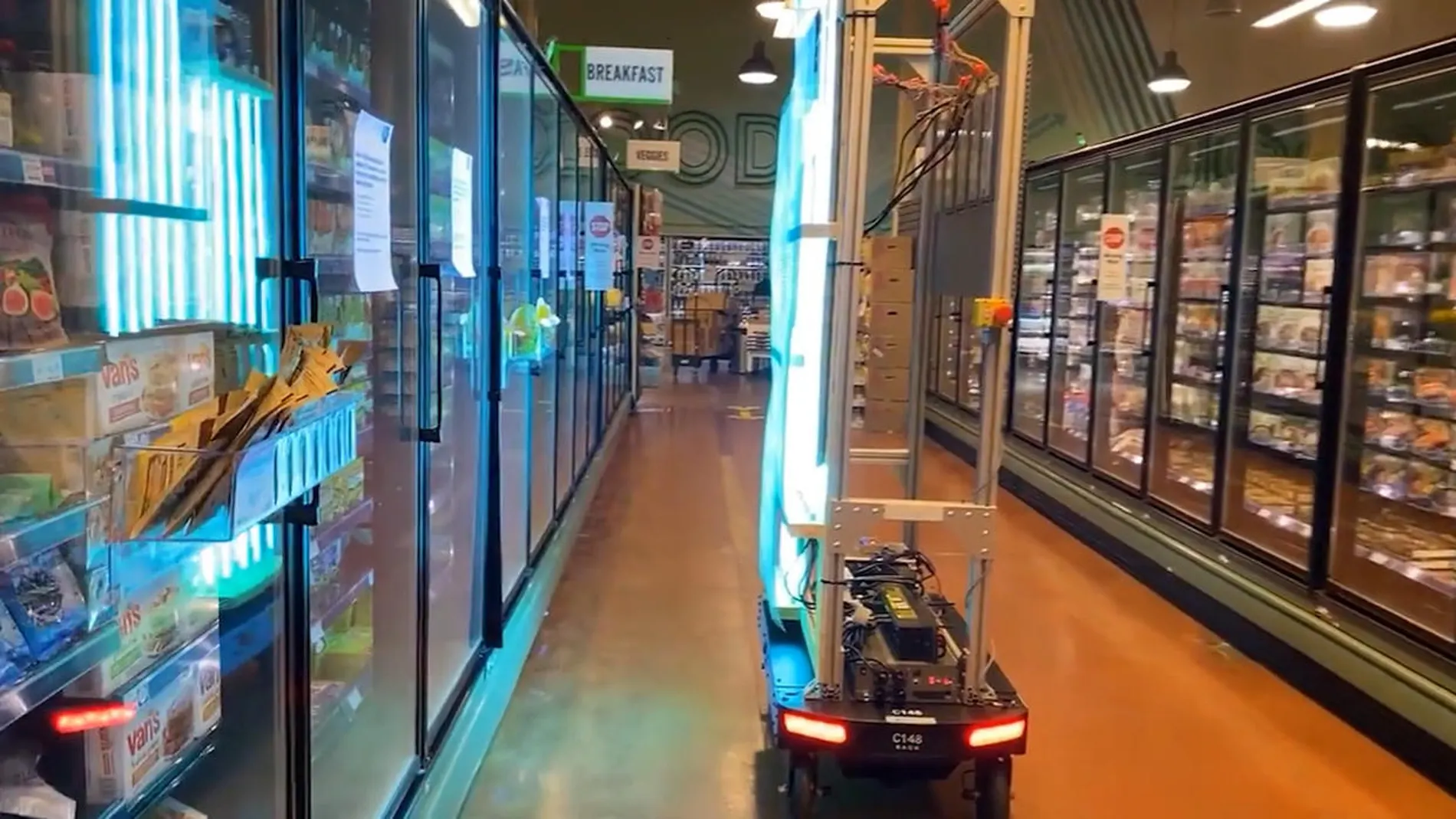Este es el robot creado por Amazon para matar el coronavirus