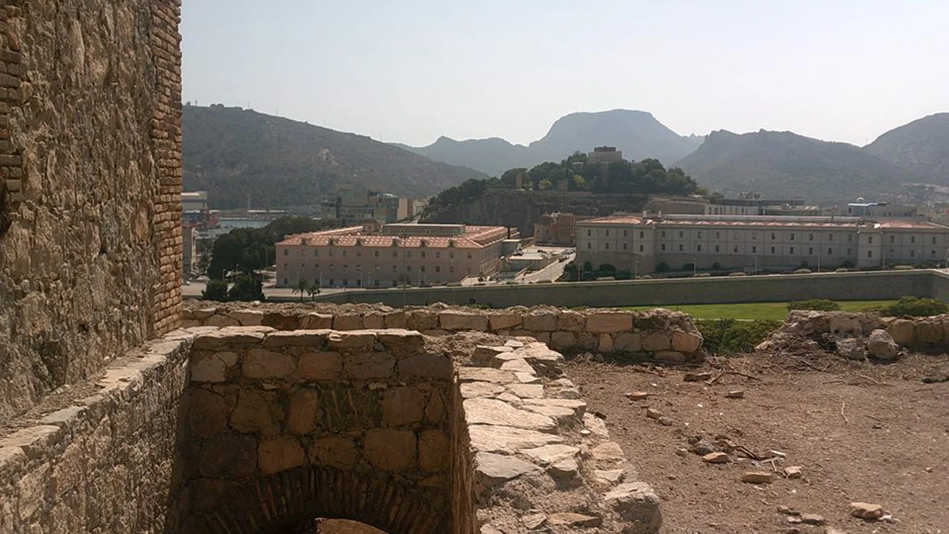 El deterioro del Castillo de los Moros de Cartagena es cada vez mayor