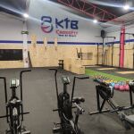 Este "box" de Crossfit en Vara de Quart se inauguró el 3 de marzo, diez días antes de que se declarara el estado de alarma