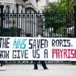 Sanitarios británicos se manifiestan a favor de mayores salarios en Londres