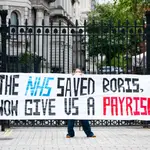 Sanitarios británicos se manifiestan a favor de mayores salarios en Londres