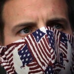 Un senador con mascarilla durante la comisión sobre el coronavirus, ayer en Washington