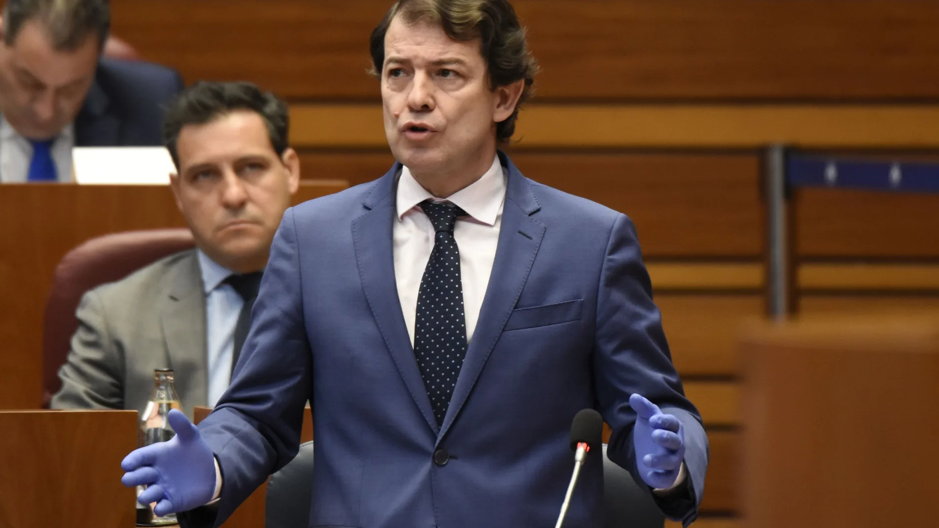 El presidente de la Junta, Alfonso Fernández Mañueco, durante una de sus intervenciones en el Pleno