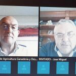 El consejero Jesús Julio Carnero, durante el encuentro mantenido con el colectivo de veterinarios de Castilla y León