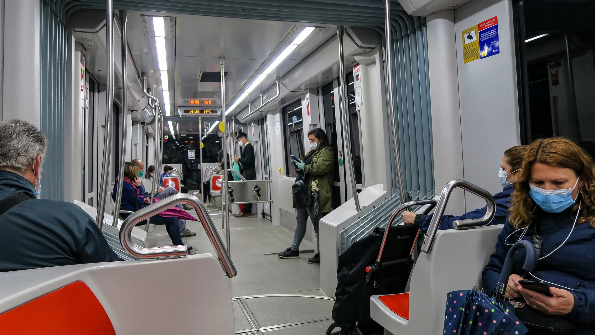 Un tren del metro de Sevilla