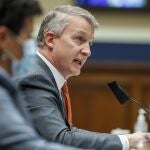 El doctor Richard Bright, exdirector de la Autoridad para la Investigación y el Desarrollo Biomédico Avanzado, comparece este jueves ante el Senado de EE UU