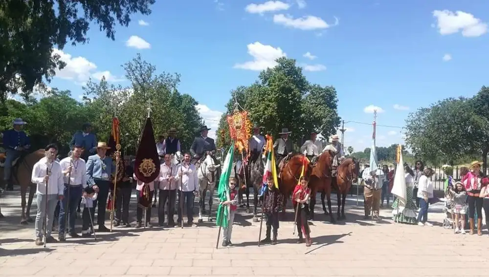 La hermandad del Rocío de Linares se estrenaba este año en el camino como filial