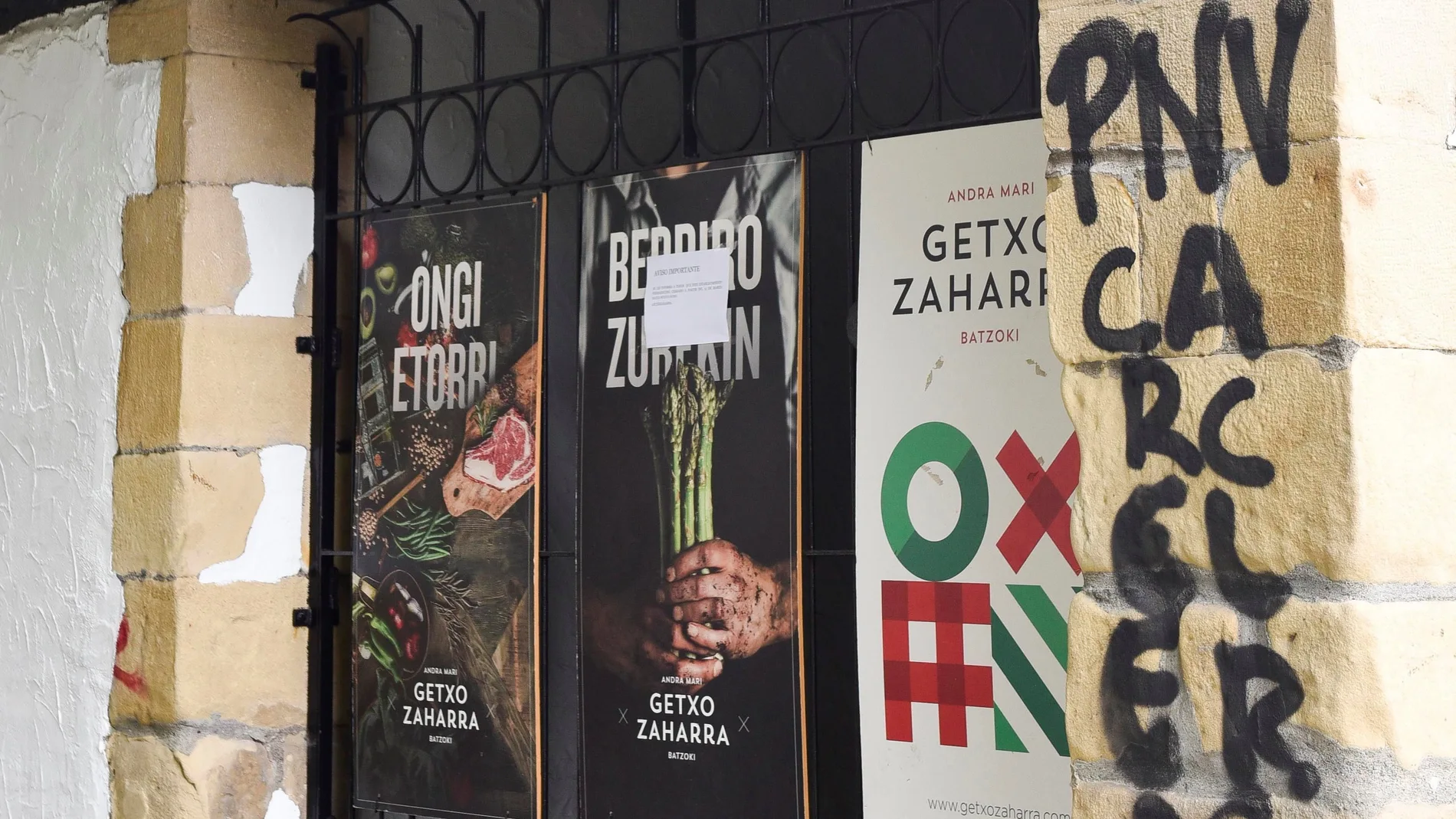 Pintadas contra el PNV en el Batzoki de Getxo, Algorta y Berango