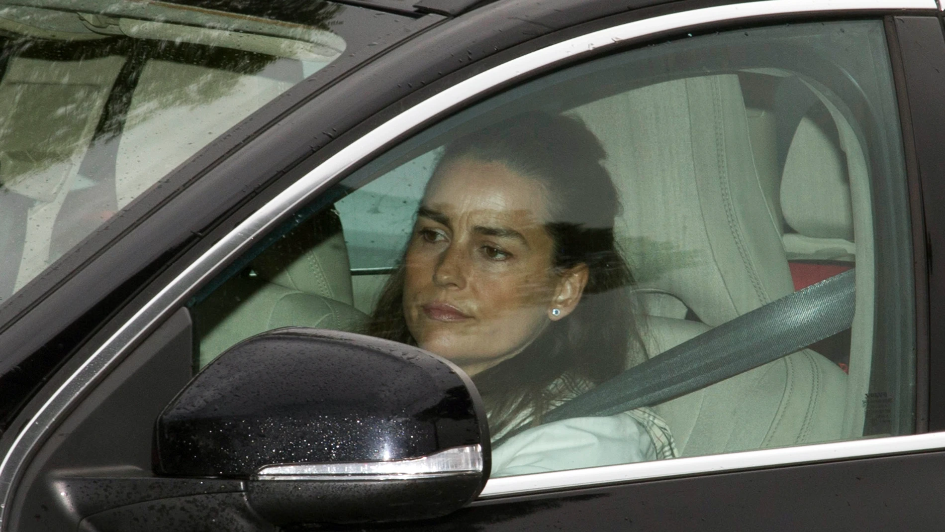María Palacios llega al domicilio de Ana Obregón para encontrarse con su marido tras el fallecimiento de Alex Lequio