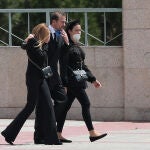 Ana Obregon, Alessandro Lecquio y Carolina Monje durante el entierro de Alex Lequio en Madrid16/05/2020Madrid