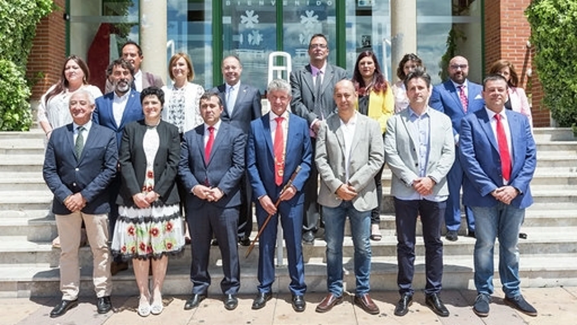 Corporación municipal de Arroyo de la Encomienda presidida por el alcalde Sarbelio Fernández