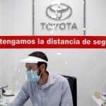 Un trabajador de un concesionario de coches en la reapertura, el pasado lunes