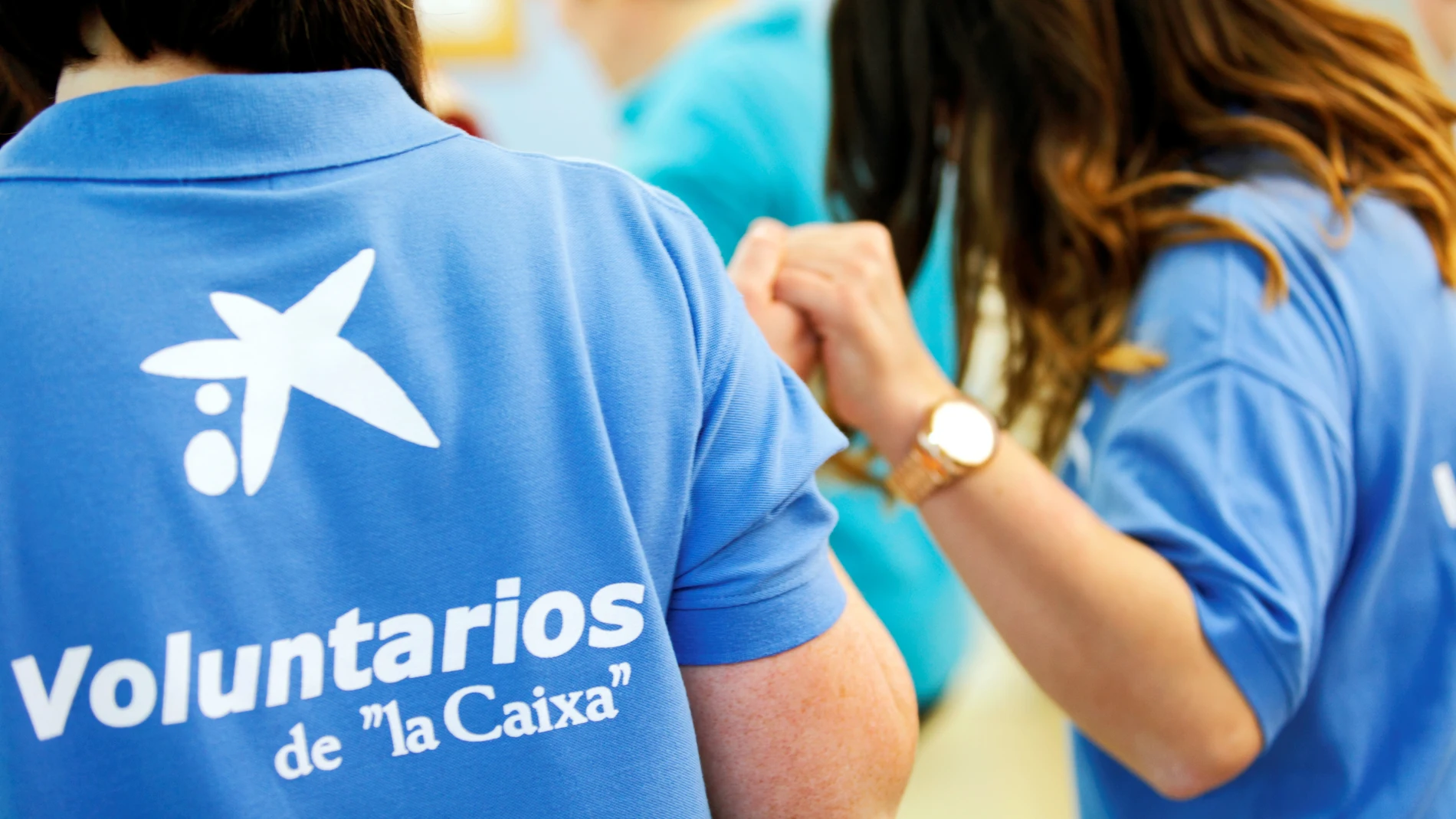 Coronavirus.- Voluntarios de La Caixa y entidades sociales en Andalucía comparten historias con afectados por Covid-19