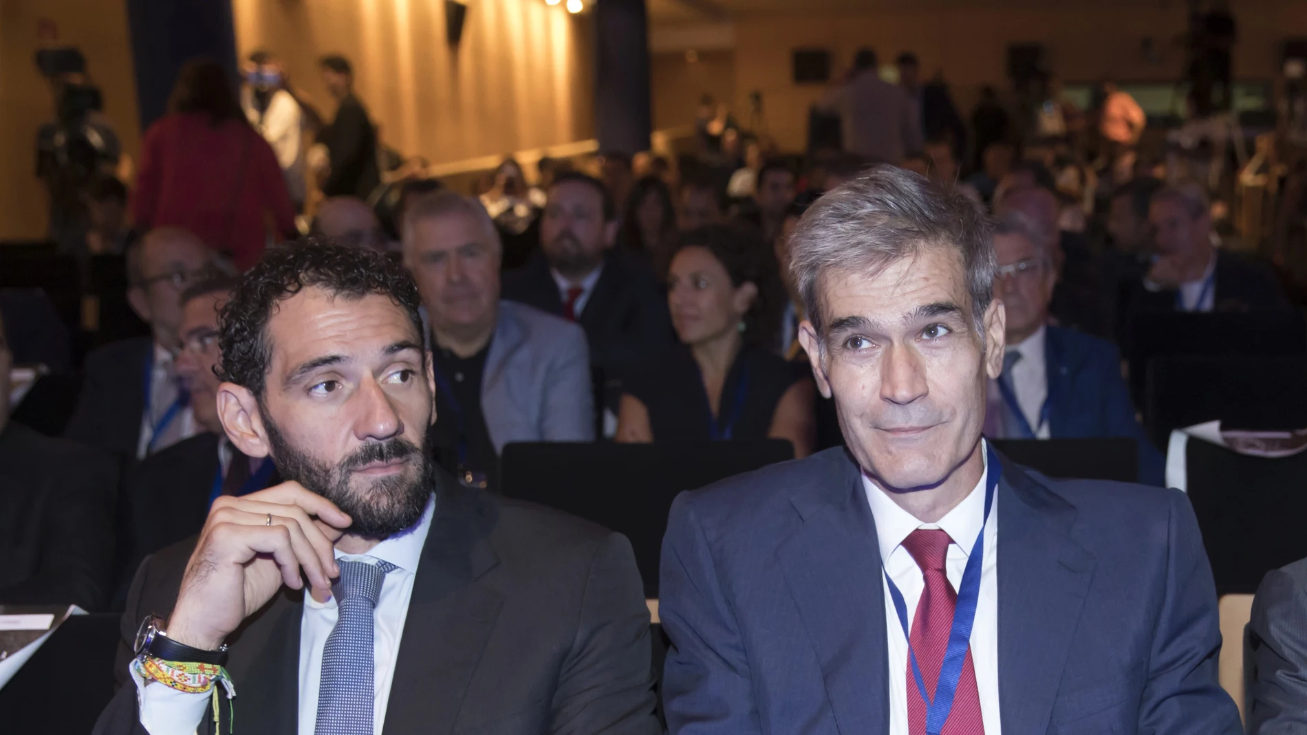 Jorge Garbajosa, presidente de la Federación de Baloncesto, y Antonio Martín, presidente de la ACB