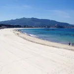 La playa de Samil, en Vigo, mantiene el distintivo. 