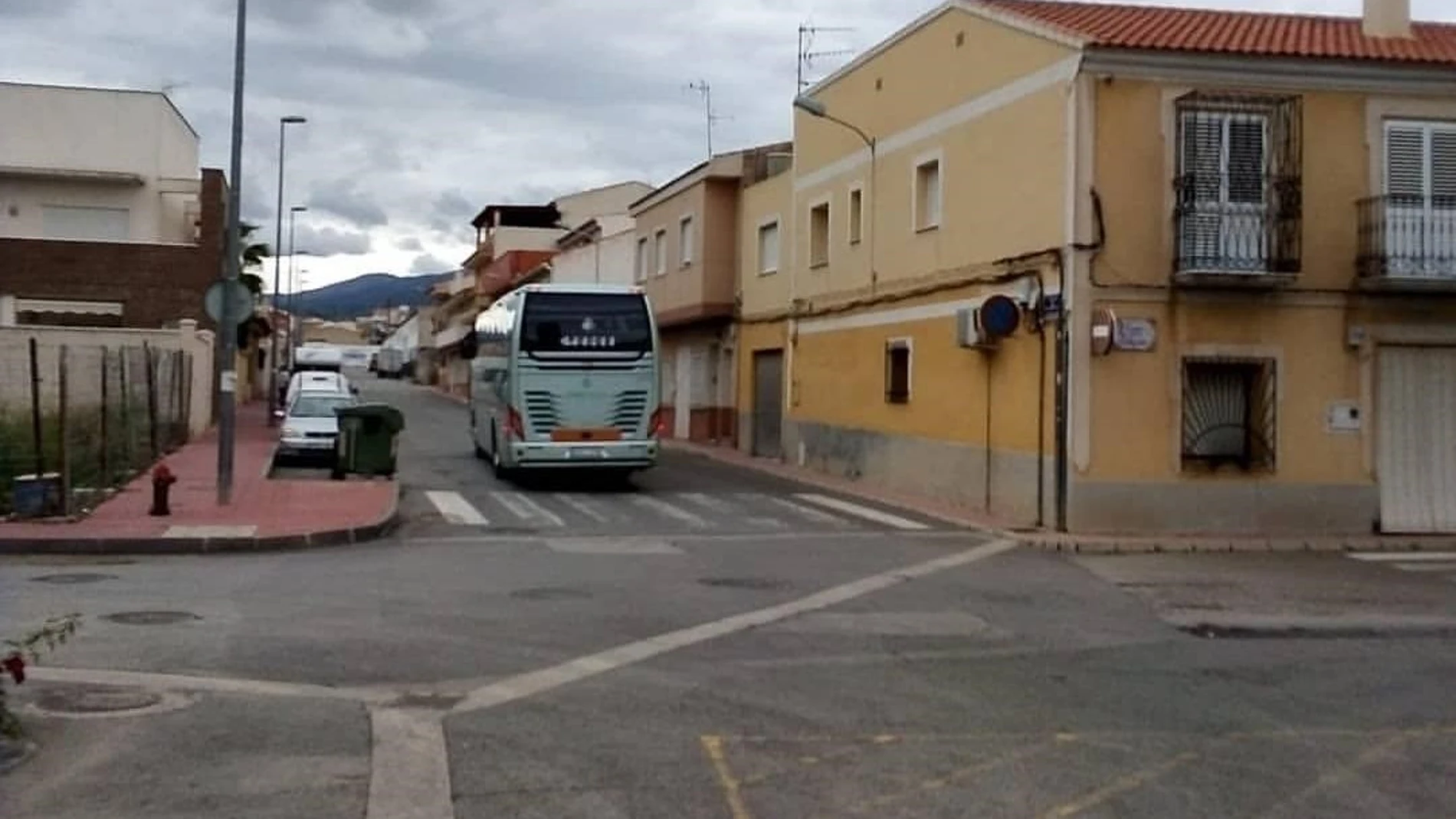 Cvirus.- Trasladan a 15 vecinos de Totana a un polideportivo de Lorca tras haber tenido contacto con seis positivos