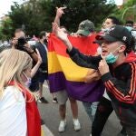 Radicales de extrema izquierda sabotearon ayer en Alcorcón una nueva cacerolada en contra de la gestión del Gobierno en la crisis por el coronavirus