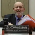 El presidente del Centro de Investigaciones Sociológicas, José Felix Tezános, en la Comisión Constitucional del Congreso