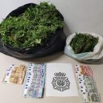 Imagen de la droga y el dinero en efectivo intervenidosPOLICÍA NACIONAL19/05/2020