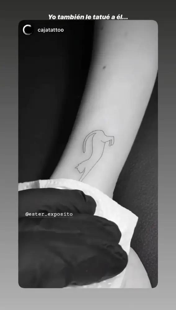 El nuevo tatuaje de Ester Expósito.