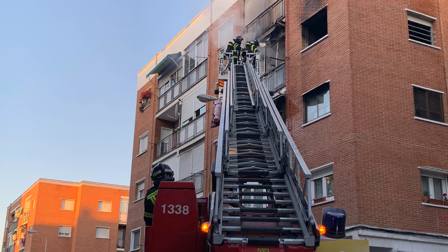 Incendio en un piso de la calle Sahara del distrito de Villaverde, Madrid. Un fallecido