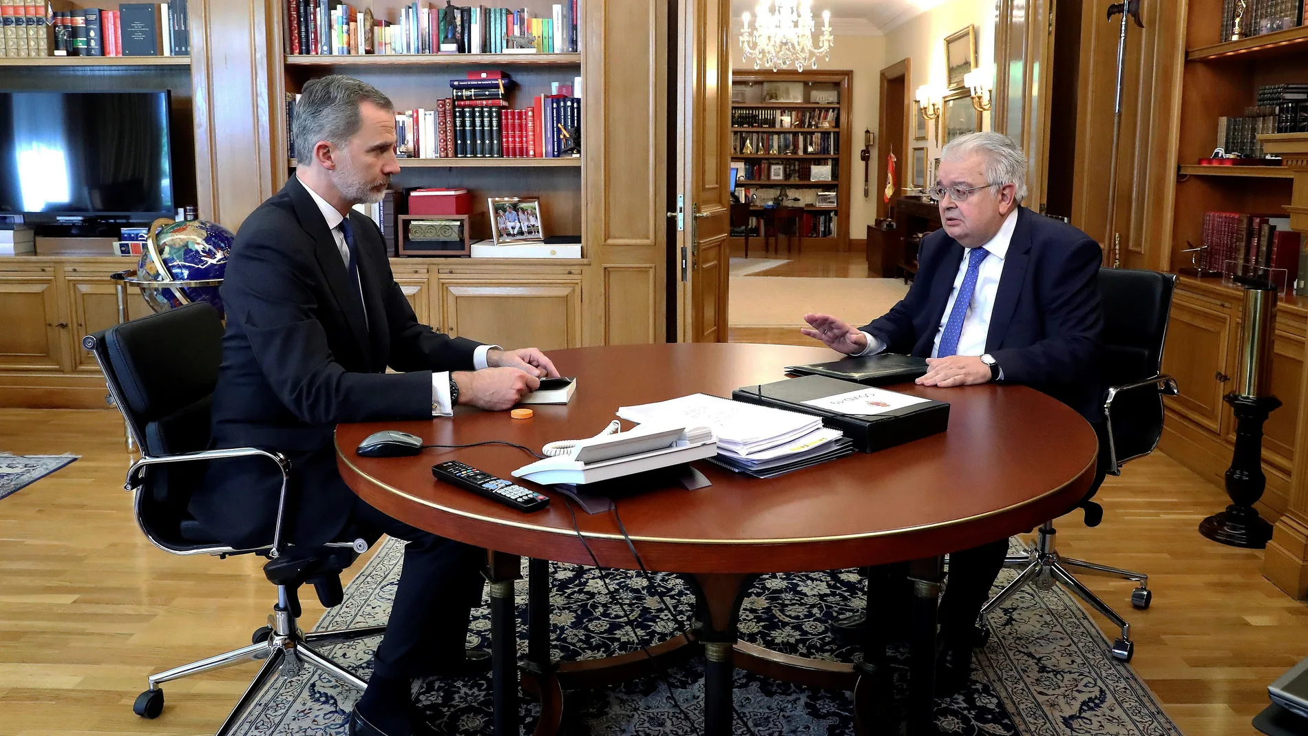 El Rey Felipe VI recibe al presidente del Tribunal Constitucional, Juan José González Rivas, en la Zarzuela