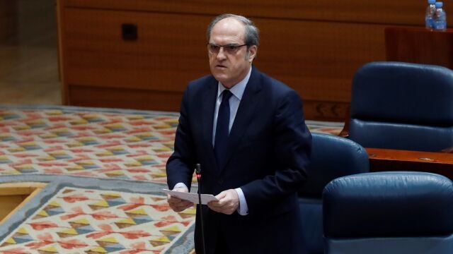 El portavoz socialista, Ángel Gabilondo, durante su intervención en un pleno celebrado en la Asamblea de Madrid