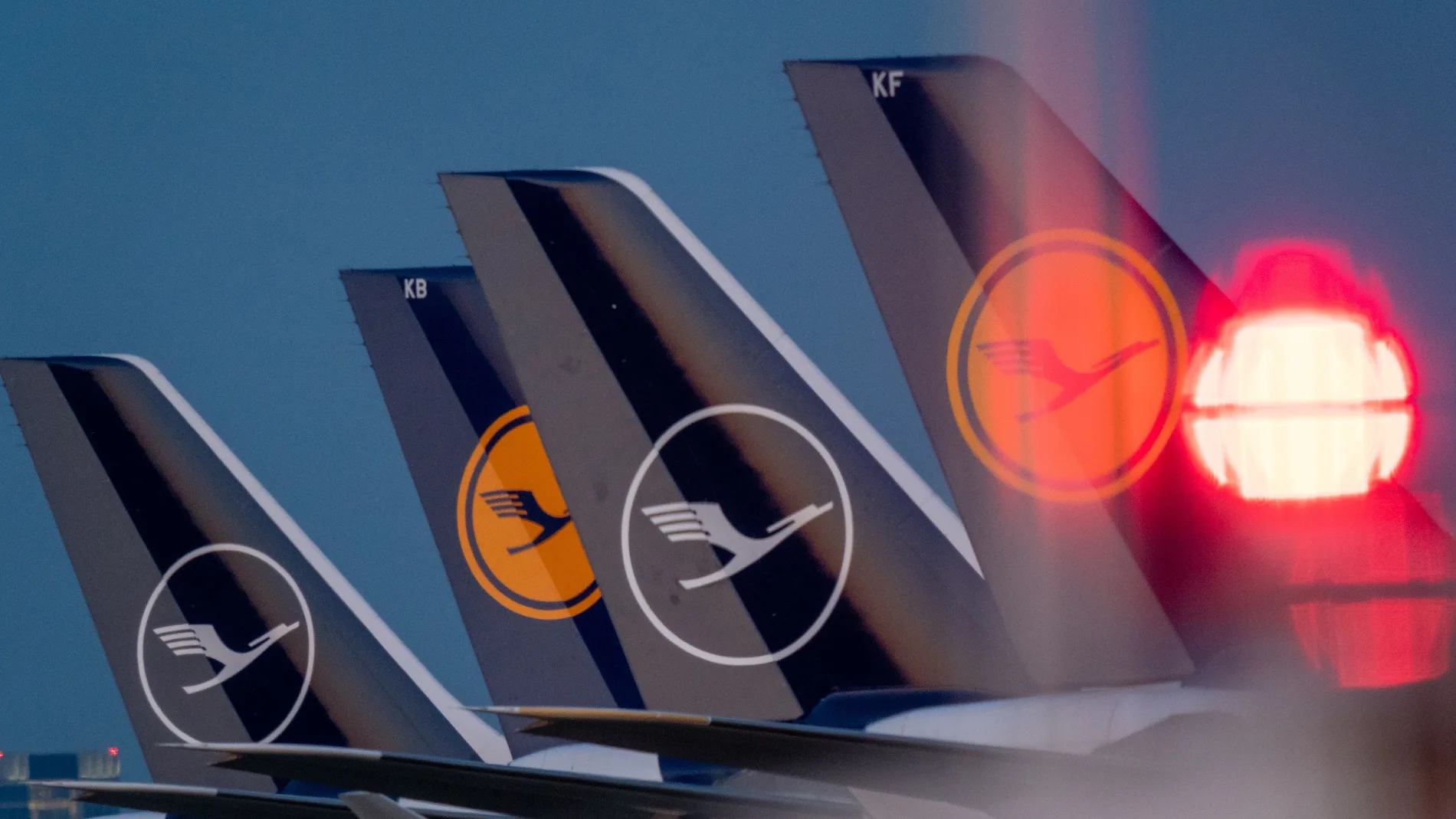 Germany and Lufthansa negotiate rescue deal