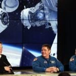 Elon Musk, jefe de SpaceX junto a los astronautas Bob Behnken y Doug Hurley
