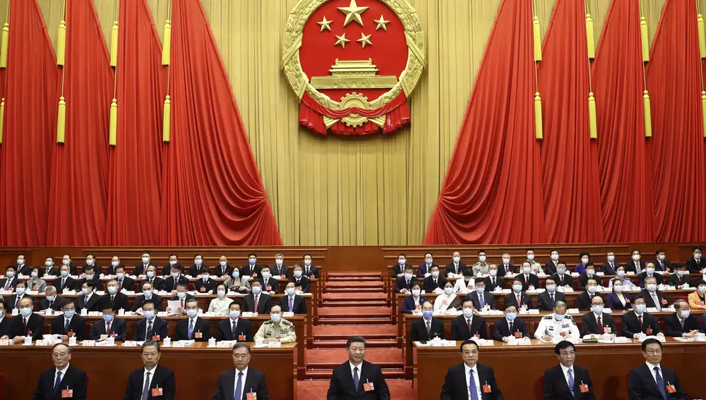 El presidente chino Xi Jinping, en el centro