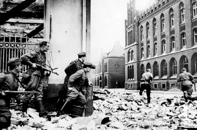 Ochos días de mayo: el último delirio del Tercer Reich