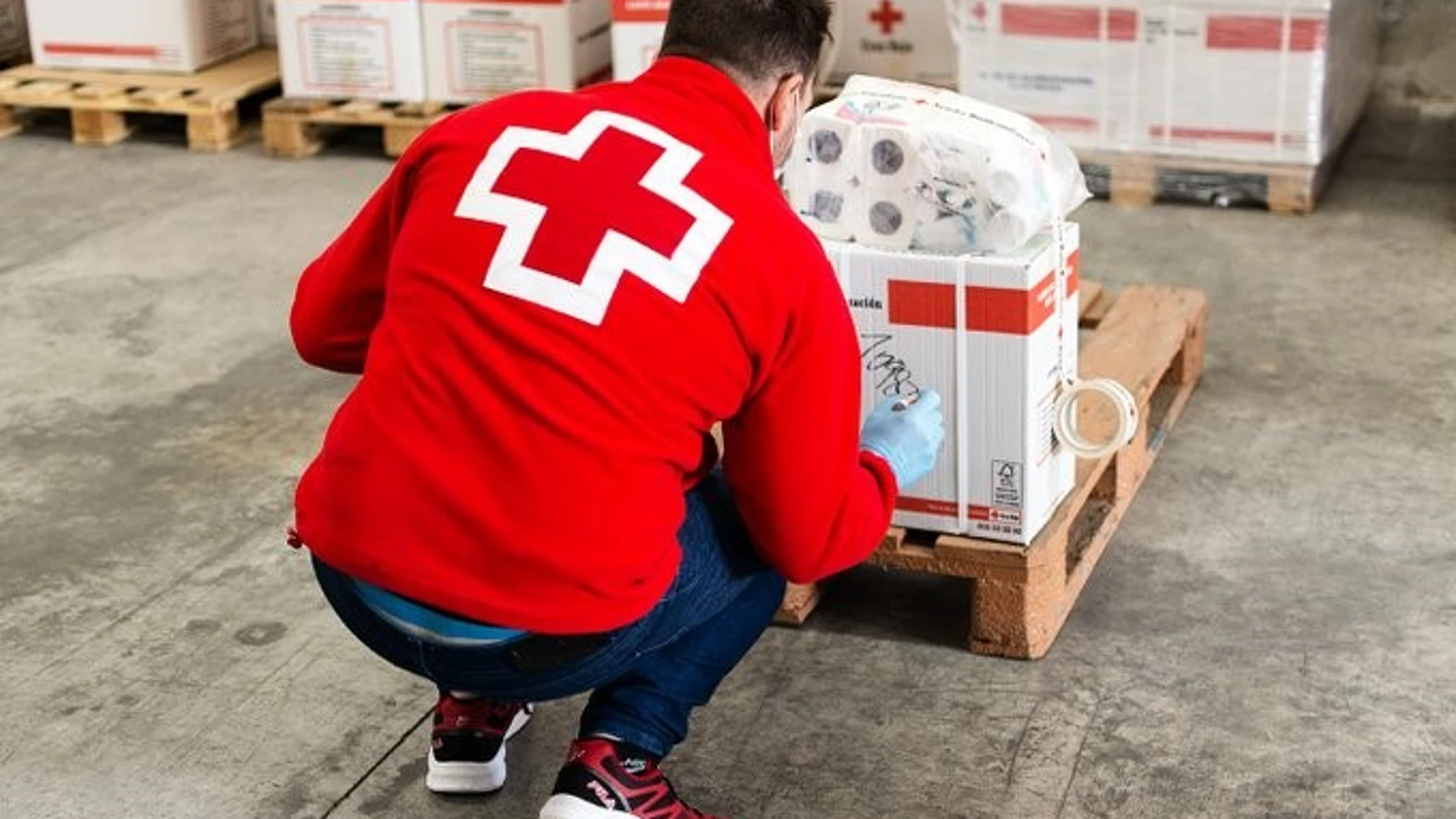 Coronavirus.-BBVA ayuda a 852 personas en Andalucía con cestas de alimentos a través de la campaña 'Cruz Roja Responde'