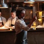 Algunos restaurantes con estrella Michelin se plantean retrasar la apertura hasta después del verano. En la imagen, el chef Diego Guerrero