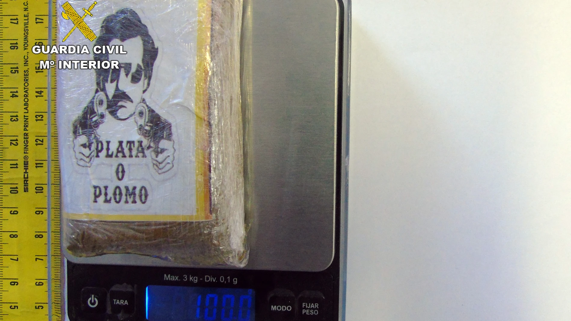 Sucesos.- Sorprenden a un joven con 100 gramos de polen de hachís mientras hacía botellón en las Salinas de Marchamalo