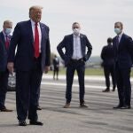 Donald Trump junto a sus guardaespaldas en una imagen de la semana pasada