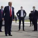Donald Trump junto a sus guardaespaldas en una imagen de la semana pasada