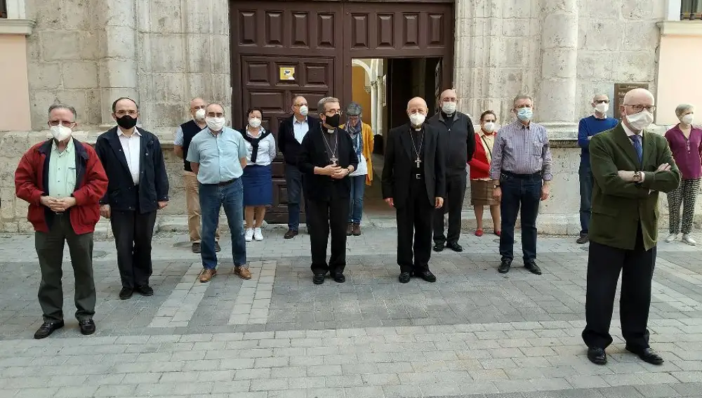 Pedrenuestro y minuto de silencio en el Arzobispado de Valladolid