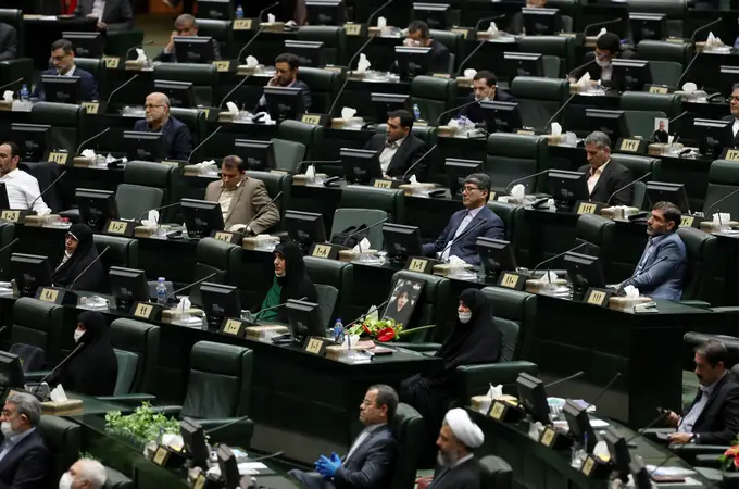 Los conservadores se hacen con el Parlamento iraní