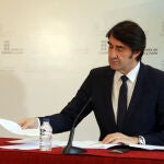 El consejero de Fomento y Medio Ambiente, Juan Carlos Suárez-Quiñones, comparece en rueda de prensa telemática para informar de la situación en la Comunidad en relación al COVID-19