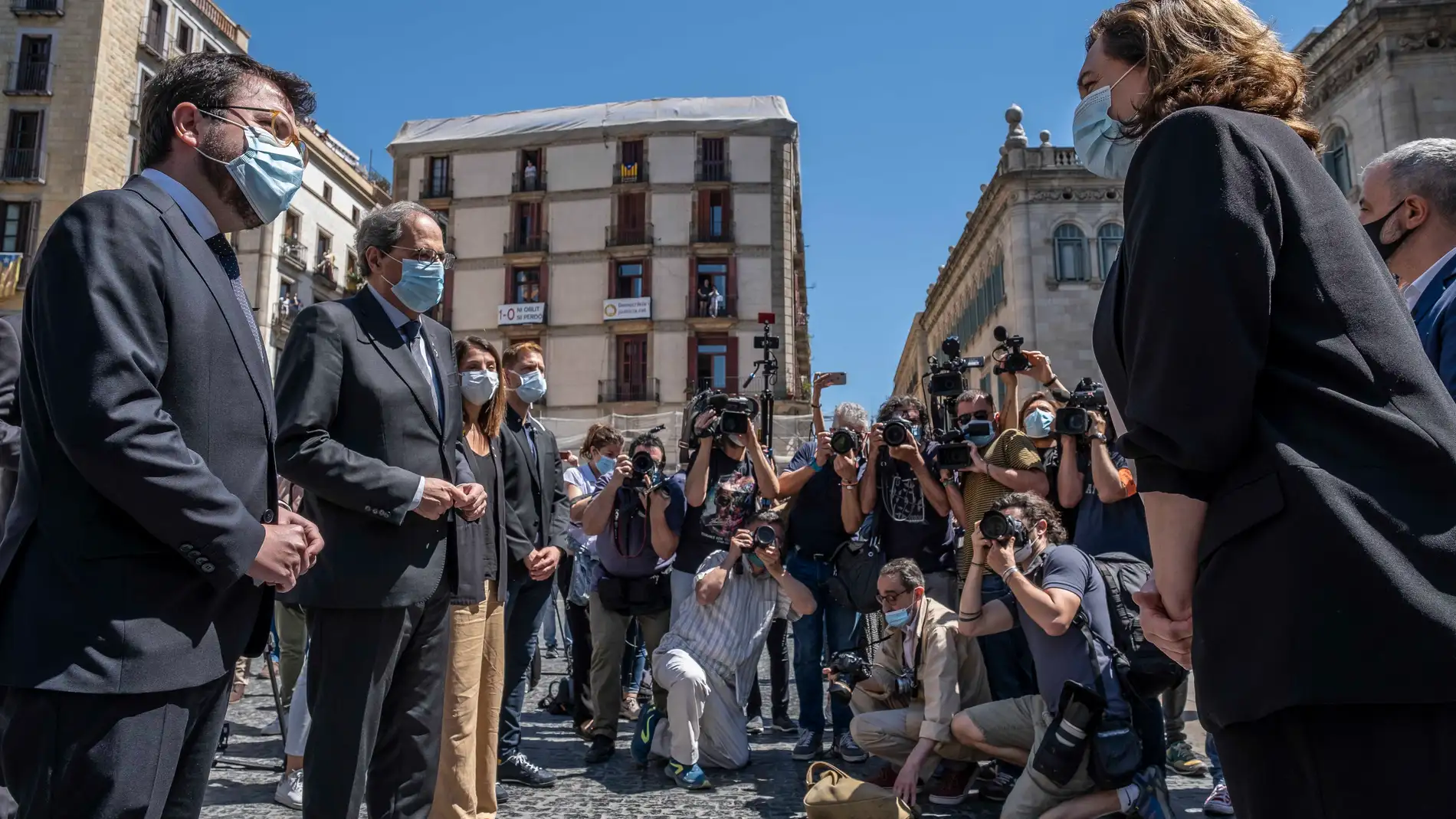 Minute of silence for coronavirus victims in Barcelona