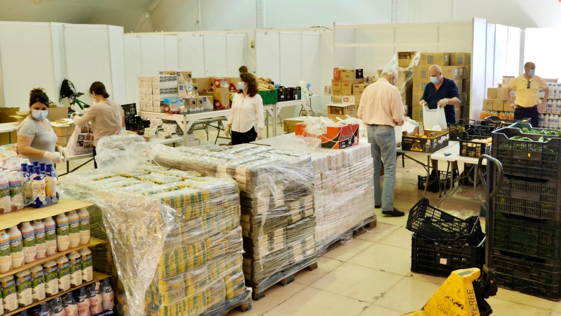 Málaga.- Coronavirus.- Estepona compra y reparte más de 10 toneladas de alimentos cada semana para familias vulnerables