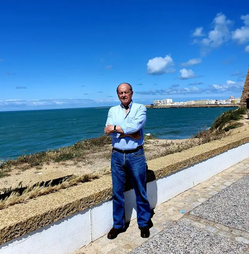 Jaime Rocha en la playa de Santa María del Mar en Cádiz